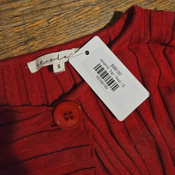 Cropped Red Ribbed Cardigan - Picture 3 of 7